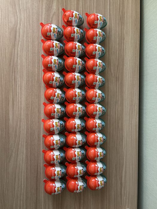 Продам Kinder joy Dc и продам фигурки Осд и Гарри Поттер