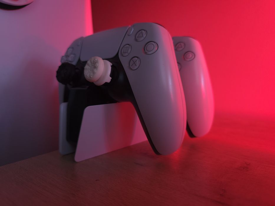 Продам PlayStation 5 с дисководом (PS5)