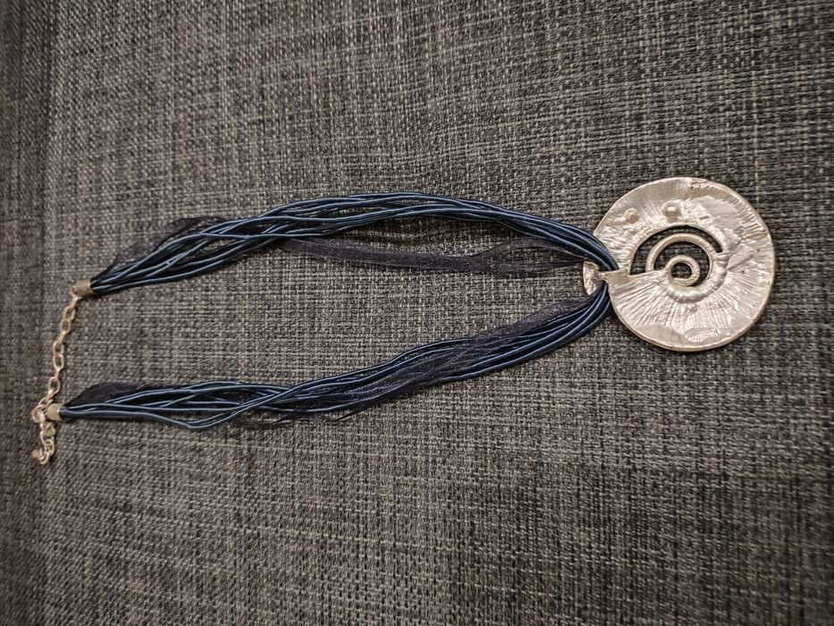 Красиво колие, гердан, чокър