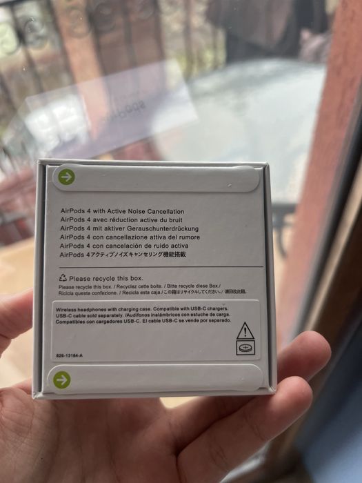 Airpods 4 Anc sigilate