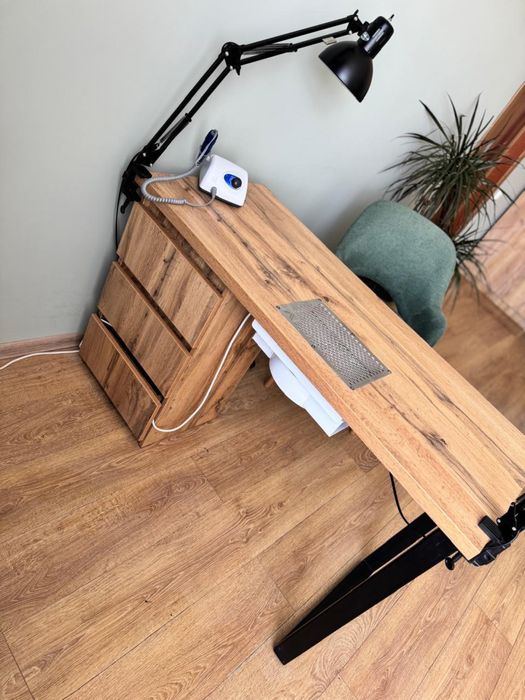 Маникюрный стол новый