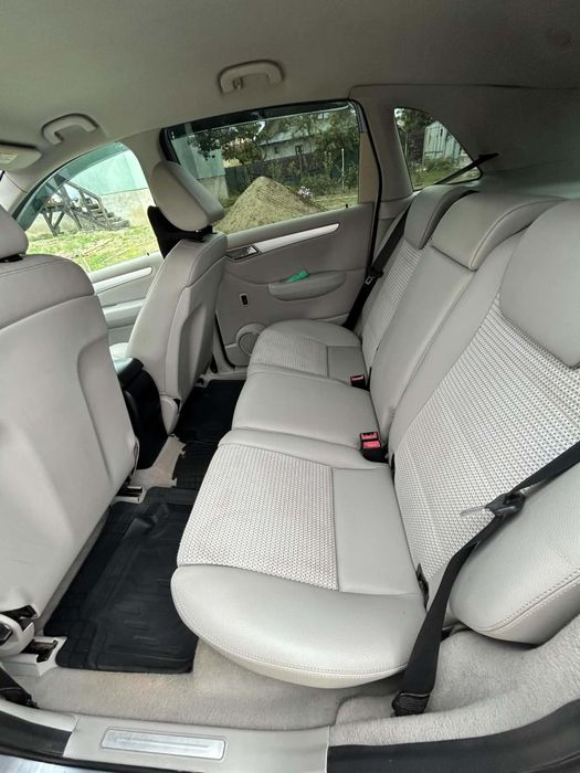 Vând URGENT!! Mercedez-Benz B180 CDI
