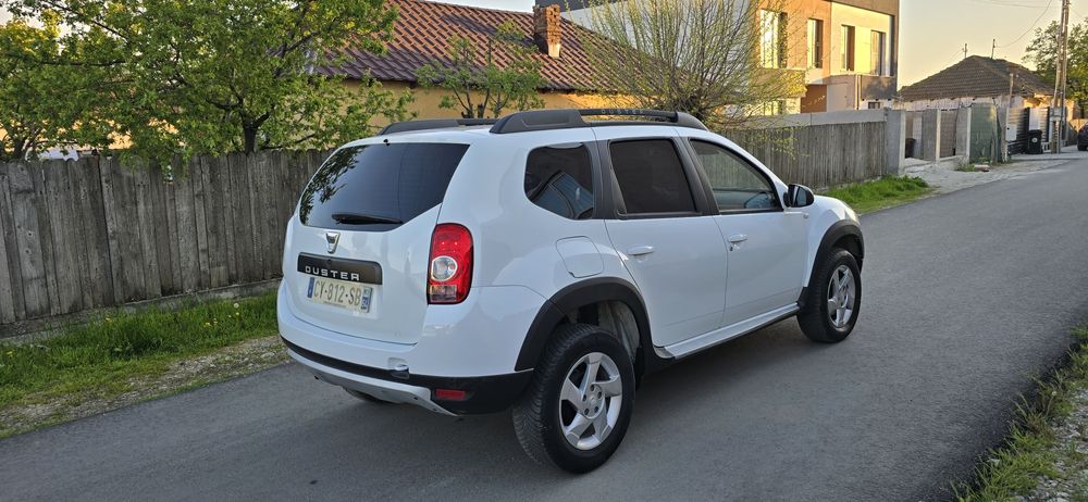 Vând Dacia Duster