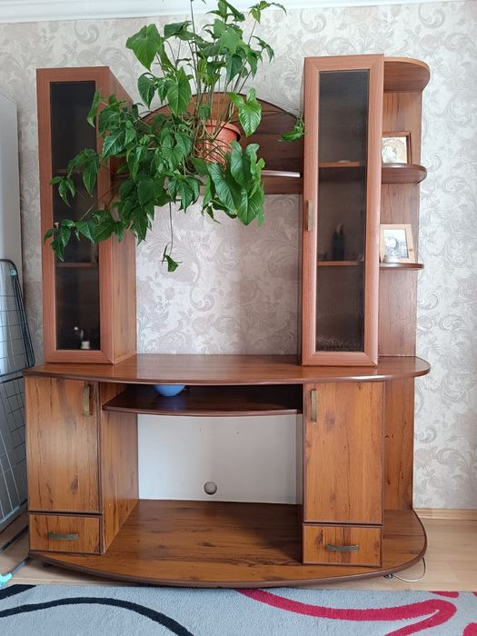 Компьютерный стол-стенка