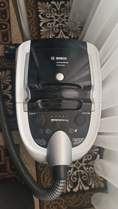 Моющий пылесос Bosch