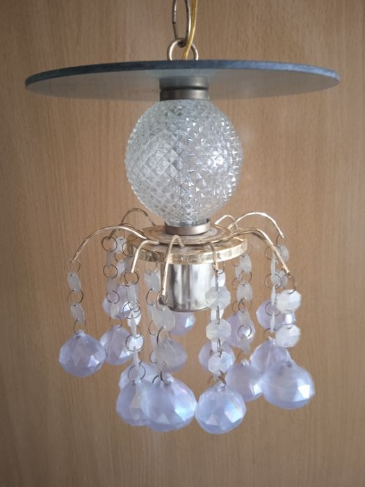 Люстра для прихожей