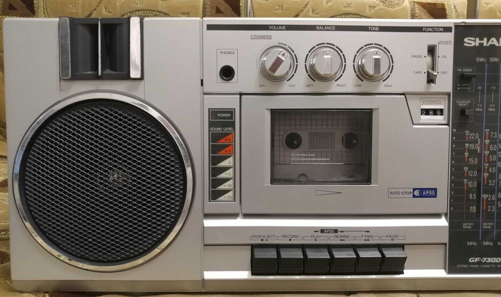 Sharp GF - 7300 (tape recorder)