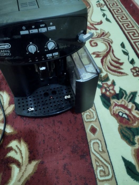 Кофемашина Delonhi