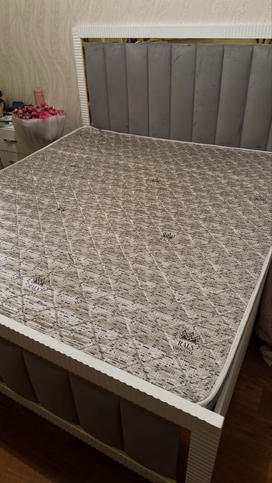 Кровать для спальни KingSize