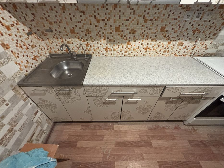 Отдам кухонный гарнитур
