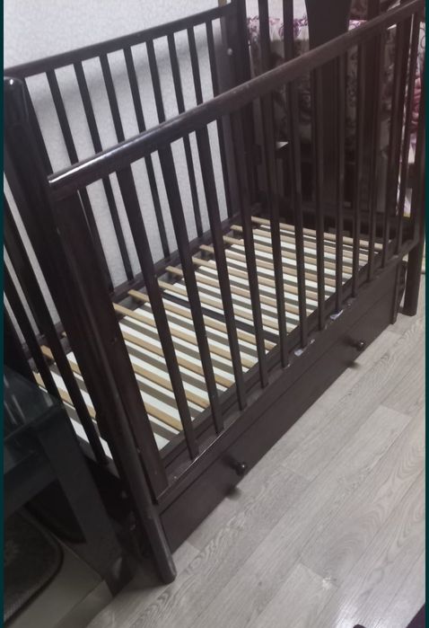 Мпнежка из красногоо дерева