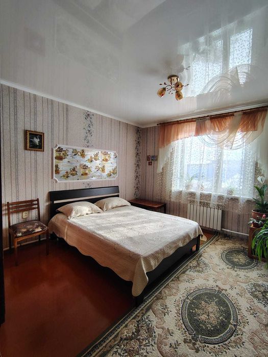 Продам 4 комнатный дом из бруса,  Петерфельд.