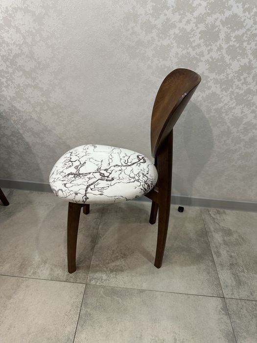 Продам стол со стульями
