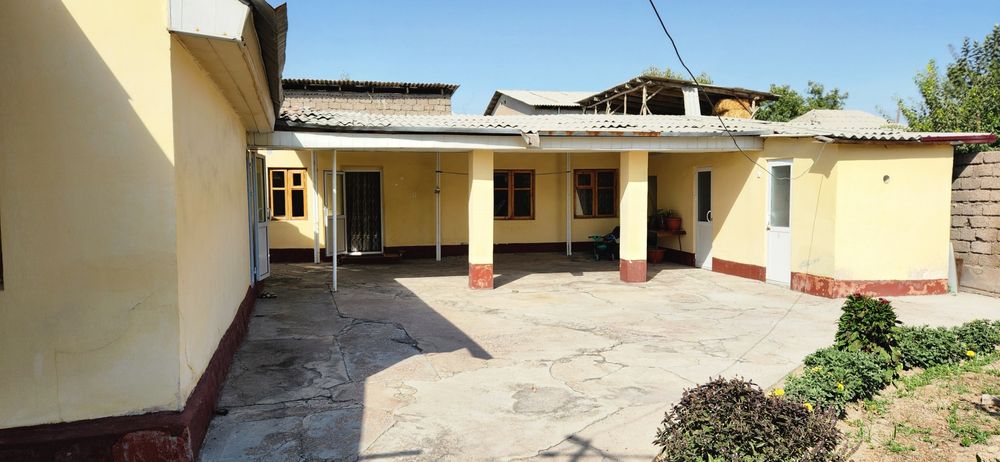 Xovli uy sotiladi Axangaran