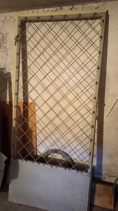 Grilaj metalic, USA si TOC