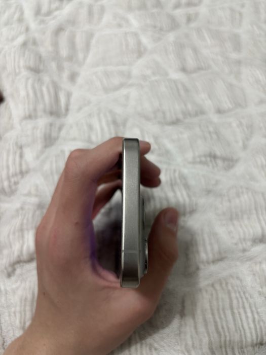 Продам айфон 15 про