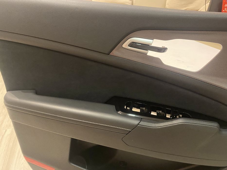 Kia Sportage 2024 година - кори за врати