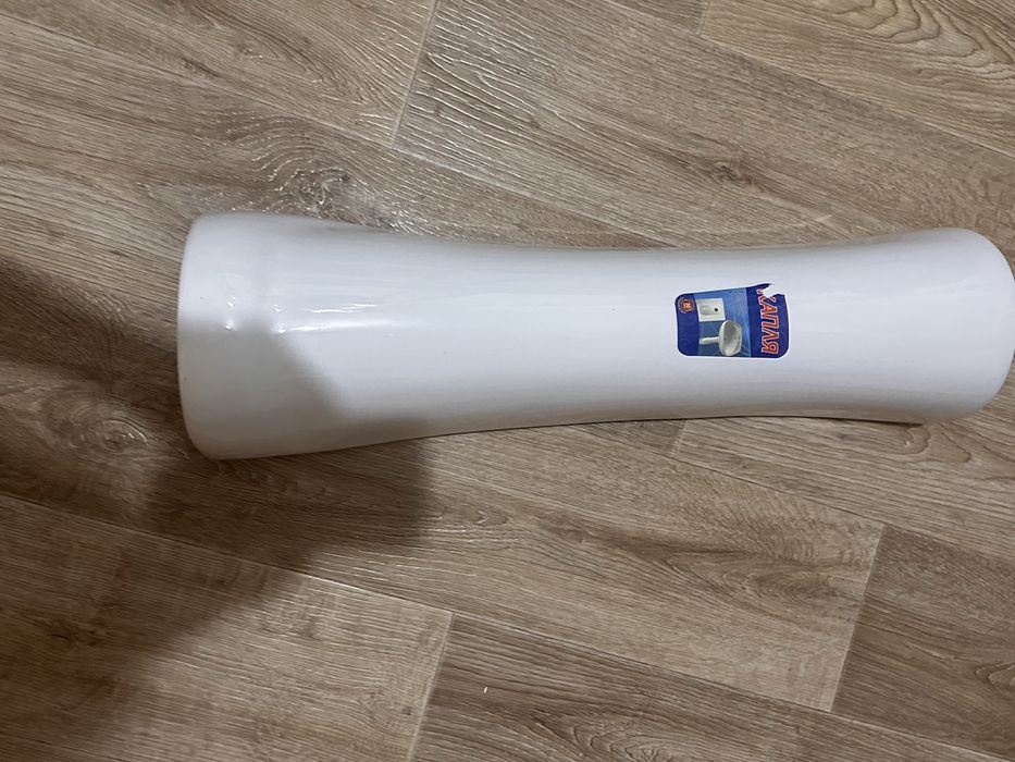 Раковина со сместителем и пьедесталом