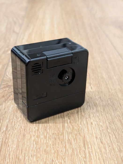 Настольные часы будильник