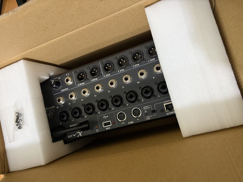 Behringer xr 16 в отличном состоянии!