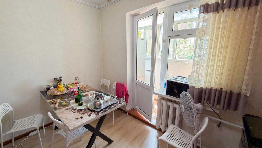 Продам 4 ком жана гарышкер