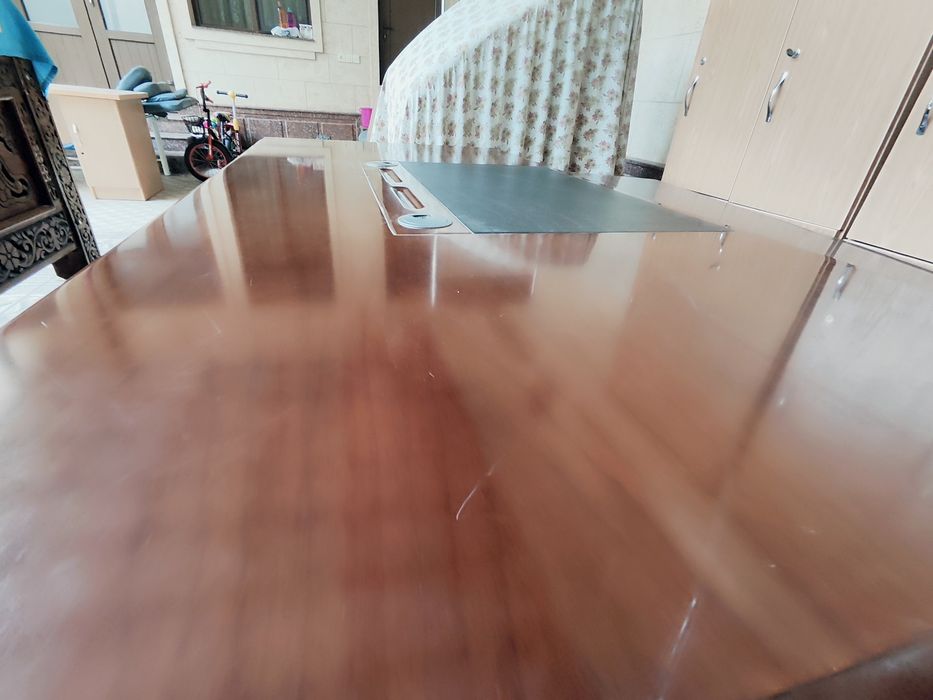 Oʻfis stoli, Xittoy, yaxshi holatda, komplekt yana bitta stoʻl, tumba