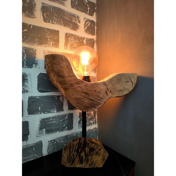 Масивна настолна лампа от дърво