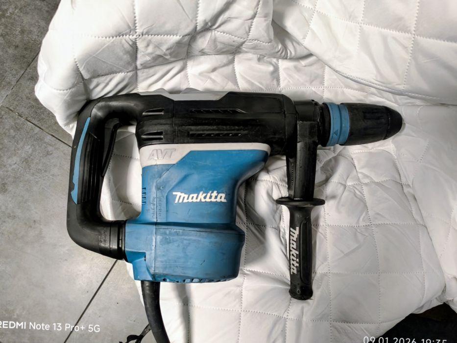 Перфоратор MAKITA HR4013C