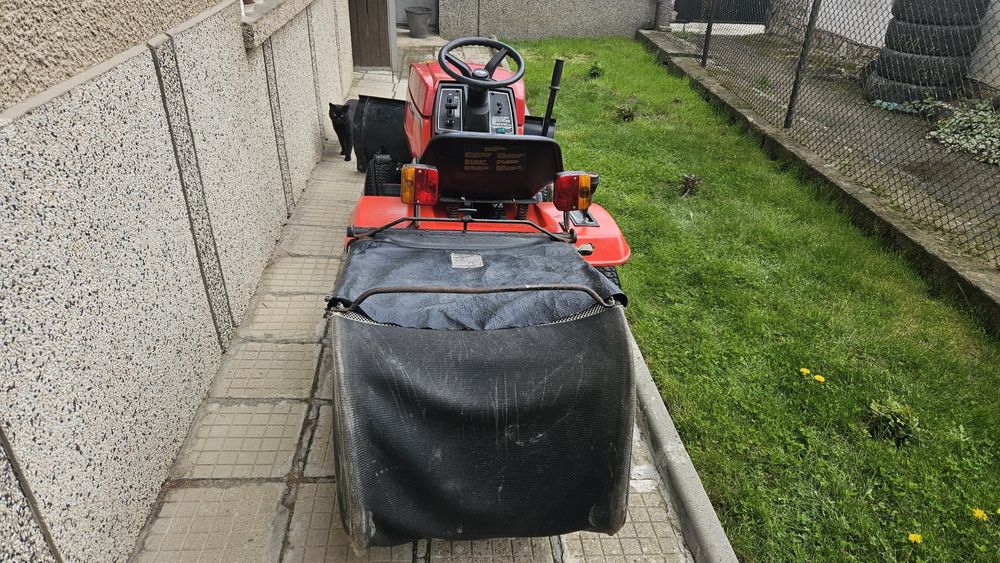 Трактор косачка със снегорин