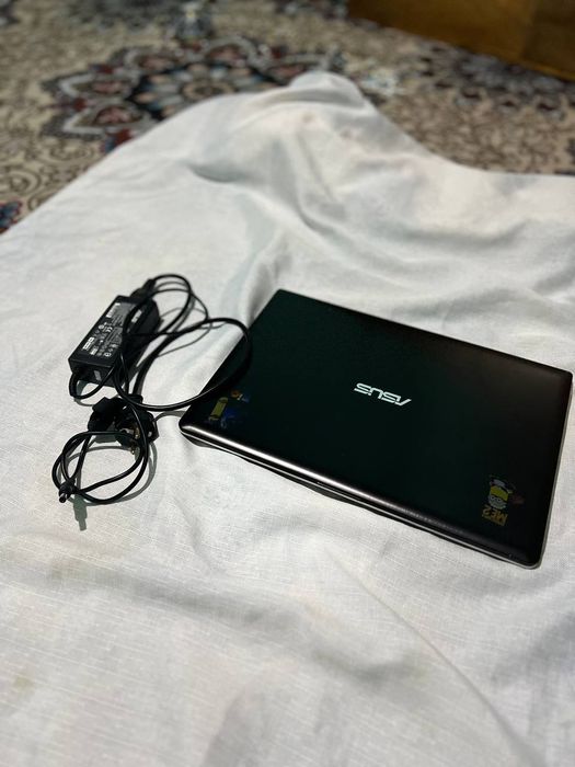 Kampyuter ASUS2011