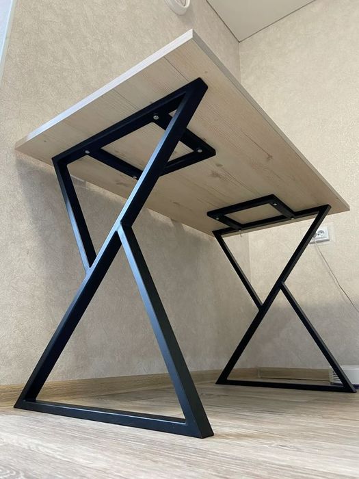 Стол в стиле лофт