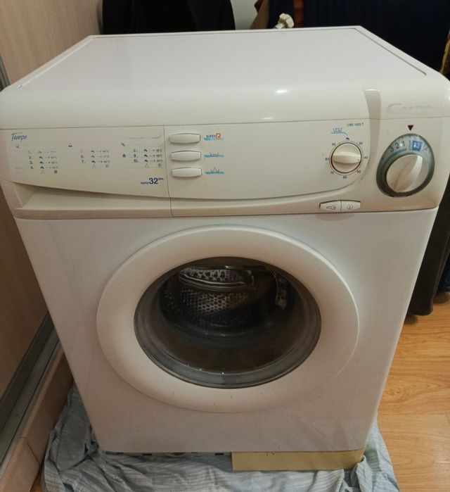 Продам стиральную машинку Candy