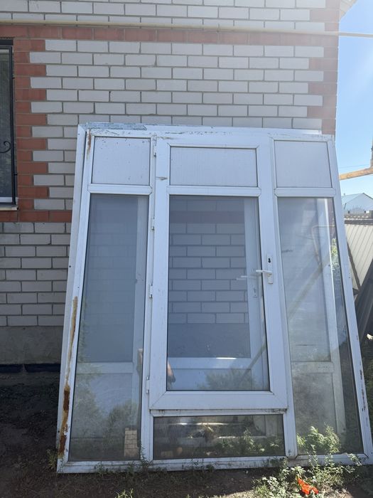 Есіктер бар срочно продам