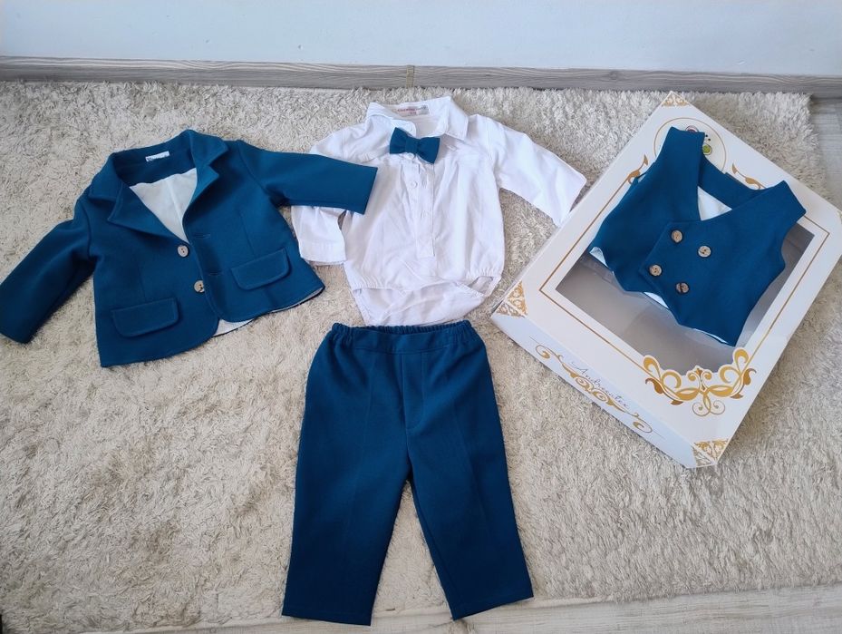 Vând costum mărimea 74-80 cu papion Andreeatex-6 piese