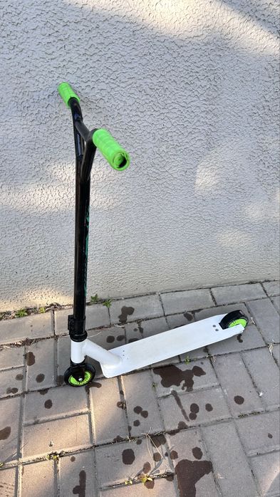 Продам трюковой самокат