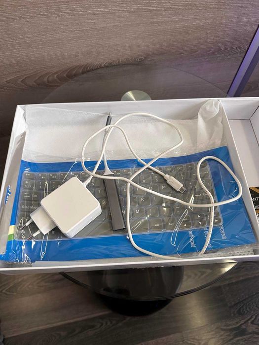 VGKE лаптоп-таблет(тъч скрийн)