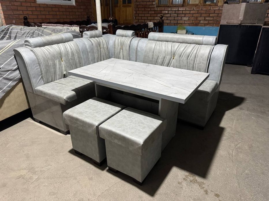 Продаётся новые кухонные уголки