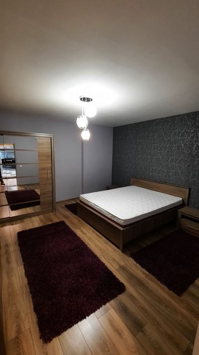 Proprietar inchiriez apartament la casă