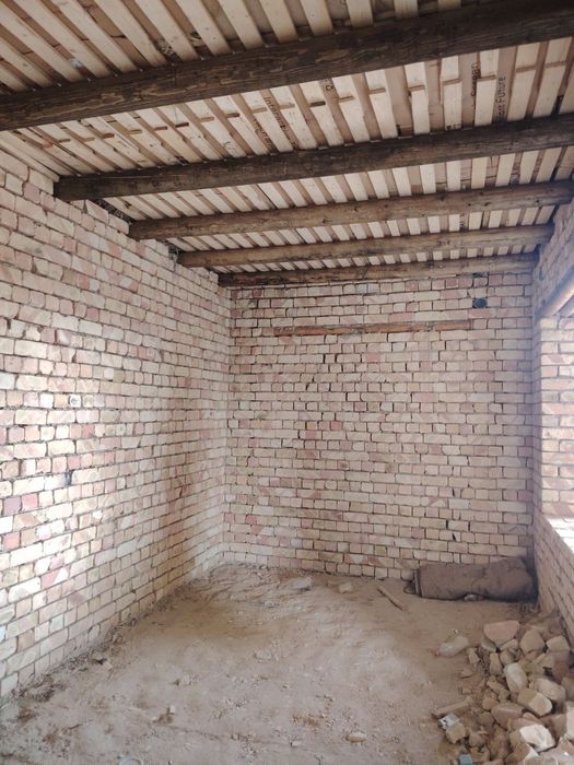 Уй сотилади Навоий шахар Кармана тум. фарход Савхоз.  Коробка холатида