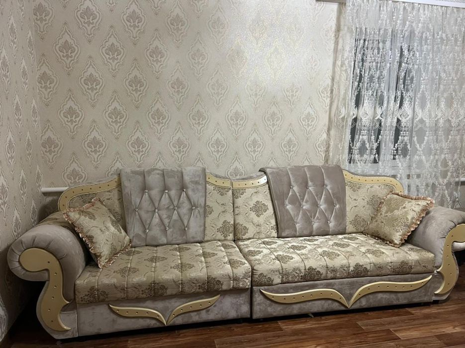 Диван угловой в отличном состоянии