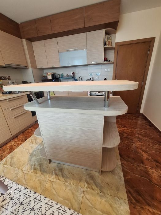 Кухненски остров/бар 
Височина 115 см., ширина 120 см. , дълж