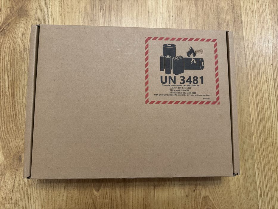 Microsoft GO 3 *SIGILATA* (i3-10100Y, 8gb Ram, 128GB)