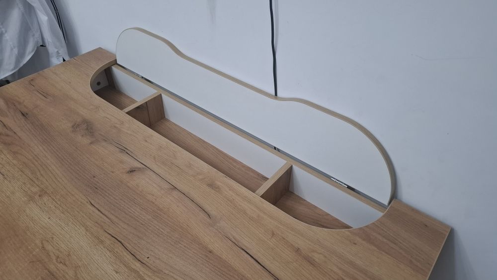 Стол для учёбы..