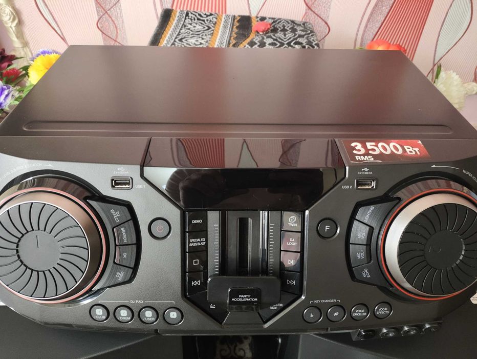 LG xboom CL98 yangi 100% ishlaydi juda baquvvat zamonaviy fuksiyali