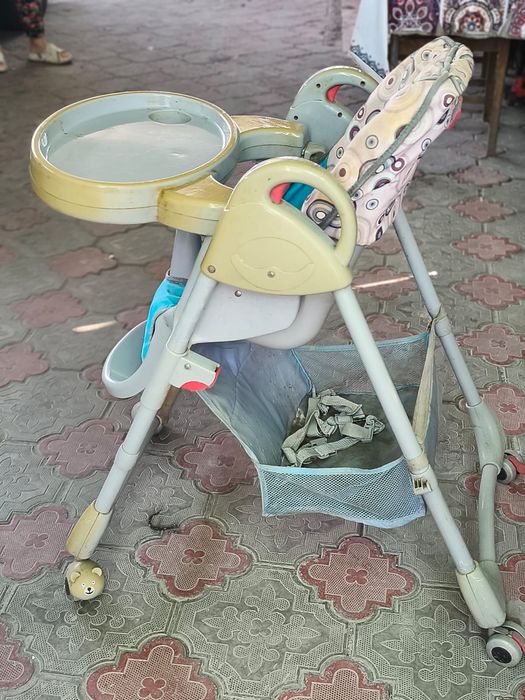 Манеж и детский стул