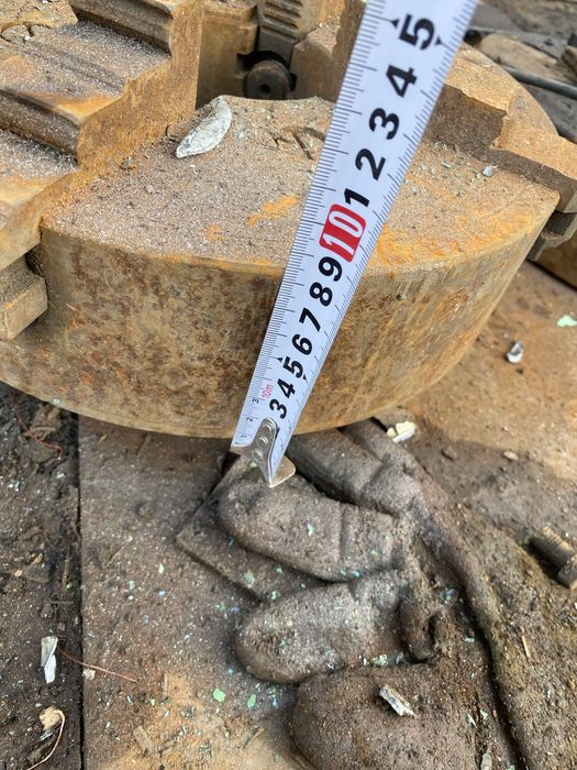 Патрон для токорного стонка