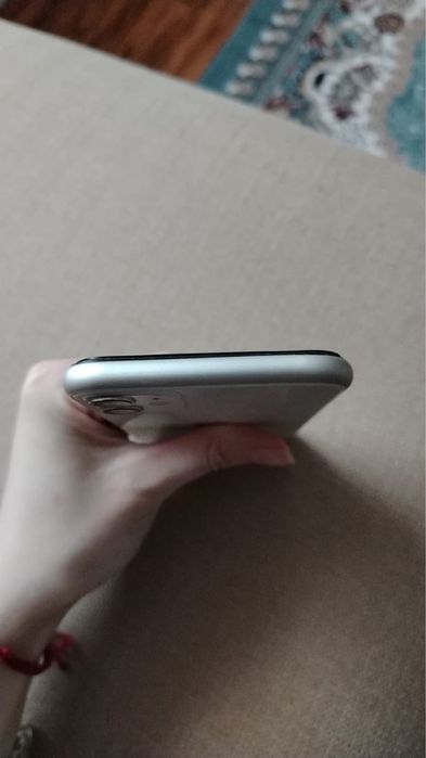 продам Apple iPhone 11 128GB (2022)