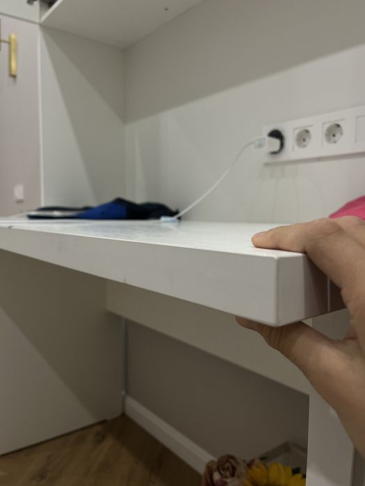 Продам качественный стол