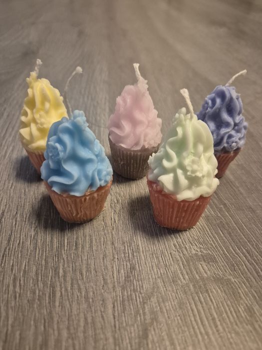 Ръчно изработени свещи