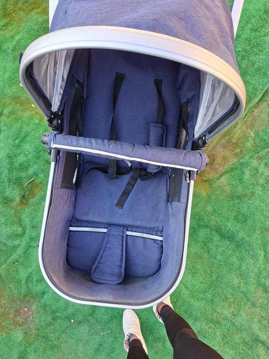 Продавам комбинирана детска количка в отлично състояние